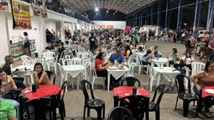 Byanna e Paulão levam sertanejo à Feira Noturna do Posto de Monta nesta quinta-feira